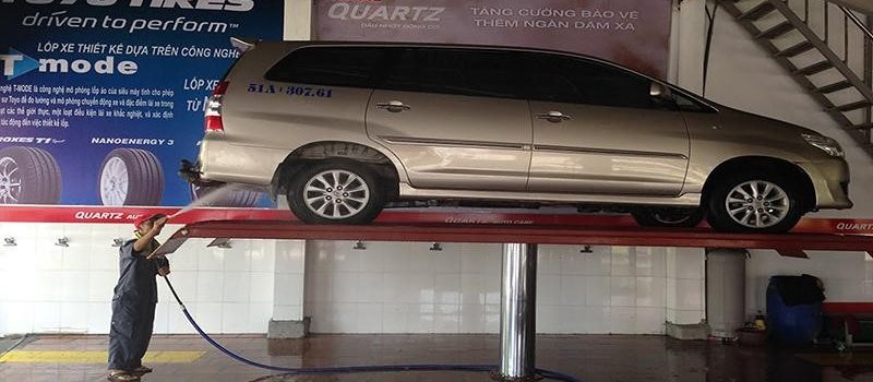 Cầu nâng 1 trụ chuyên rửa xe ô tô là thiết bị quan trọng trong sửa chữa, rửa xe.